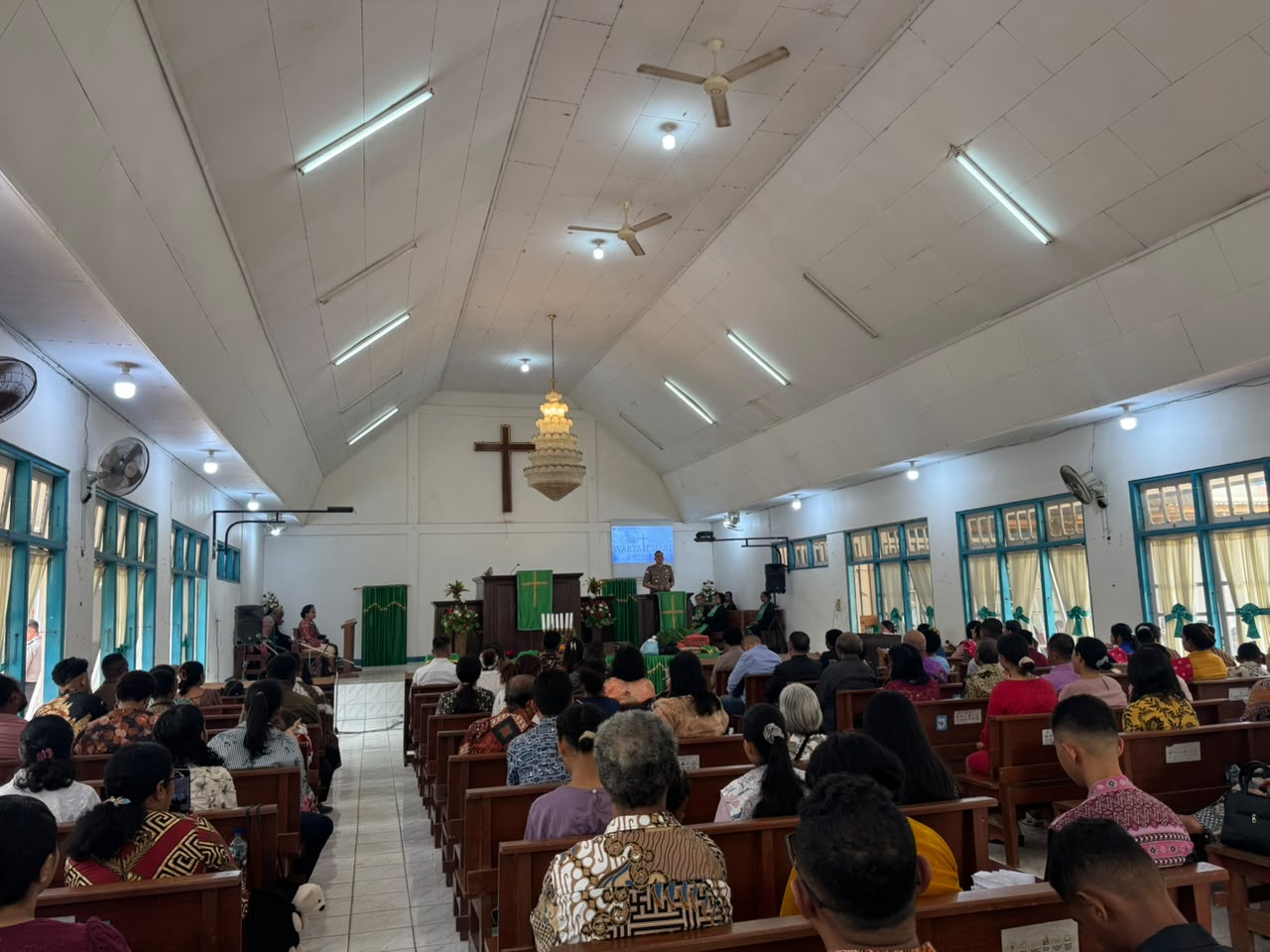 Jemaat GKI Euangelion ikuti ibadah Minggu