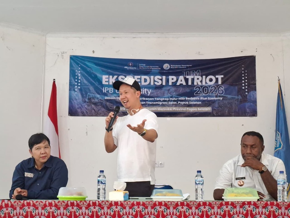 Pemaparan materi pelatihan pemasaran UMKM Kumbe