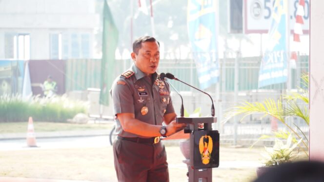 
					Dampingi KASAD,<br />Danrem 052/Wijayakrama Menghadiri, Peresmian Patung Anoa, Marketing Galery dikawasan PIK 2