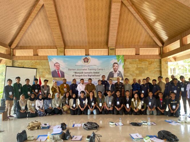 
					PWI Banten Gelar Banten Journalist Training Camp, Puluhan Mahasiswa Turut Meramaikan
