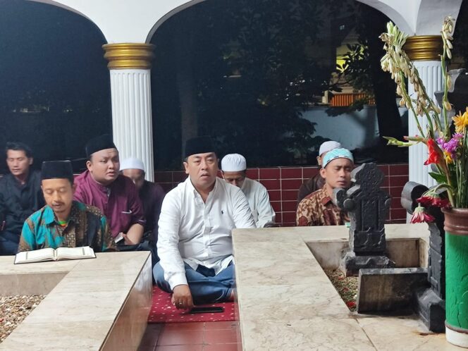 
					Gus Syaifuddin Ziarah Ke Makam Pangeran Jayakarta