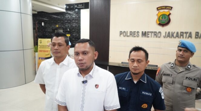 
					Dukung Program Asta Cita Presiden, Polres Jakbar Tangkap Puluhan Tersangka Narkoba dalam Sebulan