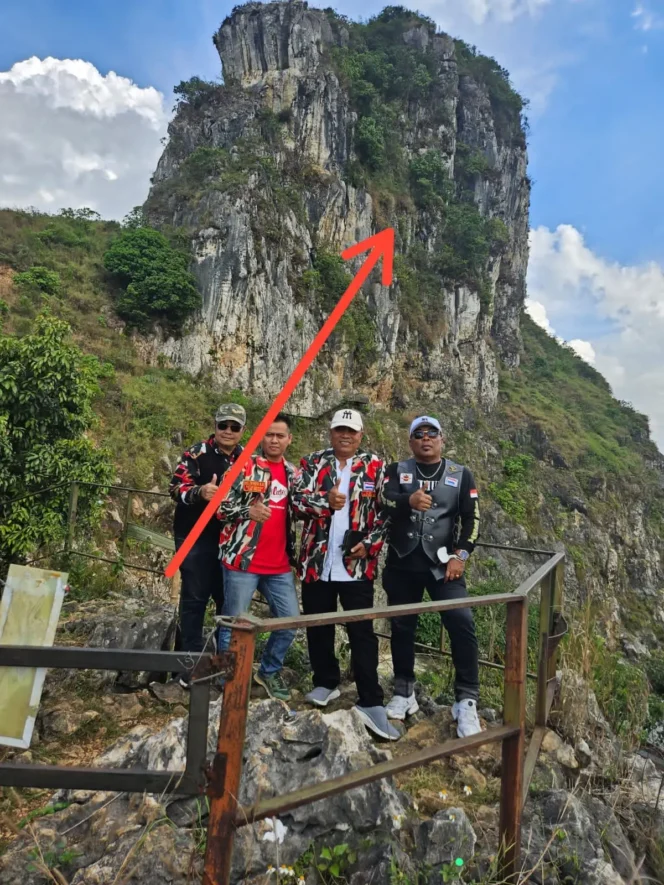 
					Sambut HUT RI ke-80, Laskar Merah Putih Kibarkan Bendera Raksasa 800 m² di Tebing Indiana Camp Bandung