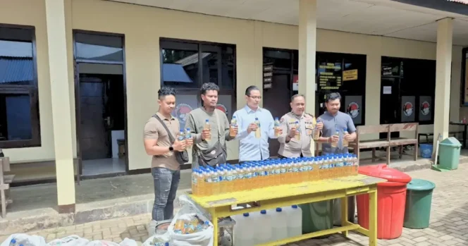 
					Polres Merauke Amankan 657 Botol Miras Jelang Tahun Baru