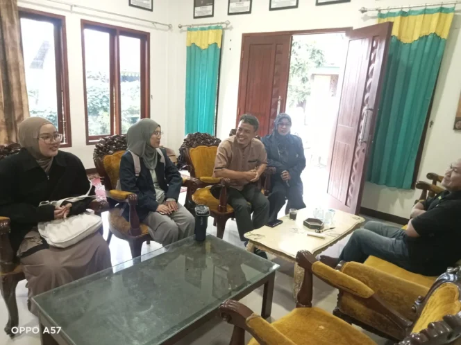 
					Mahasiswa IAI Al-Aqidah Al-Hasyimiyyah&nbsp; Perdalam Nilai-nilai Agama dan Budaya diPonpes Assholihin Al-Abror
