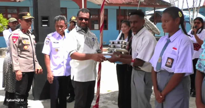 
					Bupati Mappi Hadiri Perdana Penyaluran Program Makanan Bergizi Gratis