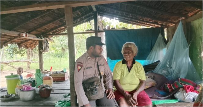 
					Polsek Sota Sambangi Warga Erambu Jaga Keamanan Perbatasan