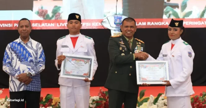
					Gubernur Safanpo Puji Kerja Keras Panitia dan Paskibraka HUT RI di Papua Selatan