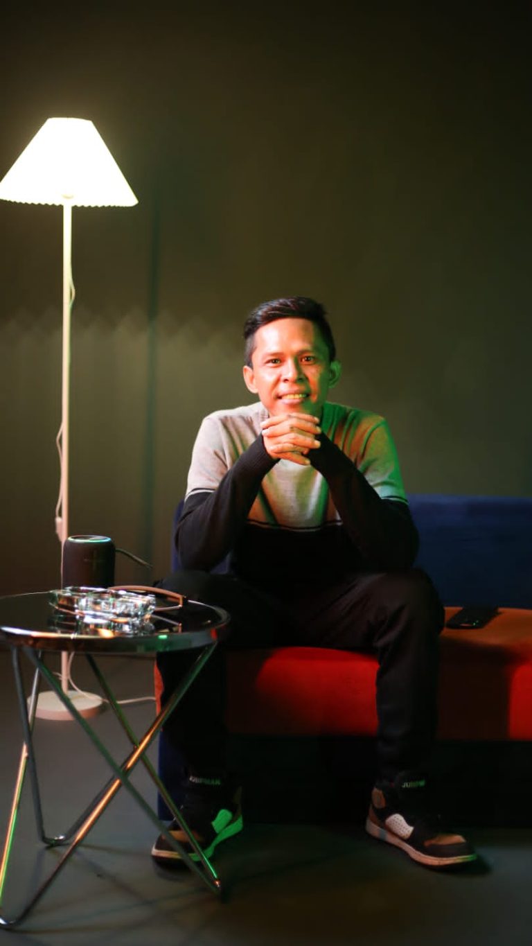 Sampul berita: Agung Hermawan Hadirkan “Atas Nama Siapa?”, Lagu Reggae nama Tuhan pun tidak semestinya dijadikan pembenaran