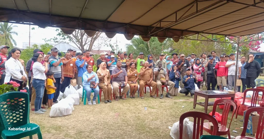 Sampul berita: Tinggalkan Gembala Liar, Peternak Merauke Adopsi Teknologi Pengawetan Pakan Ampas Sagu TEP IPB University